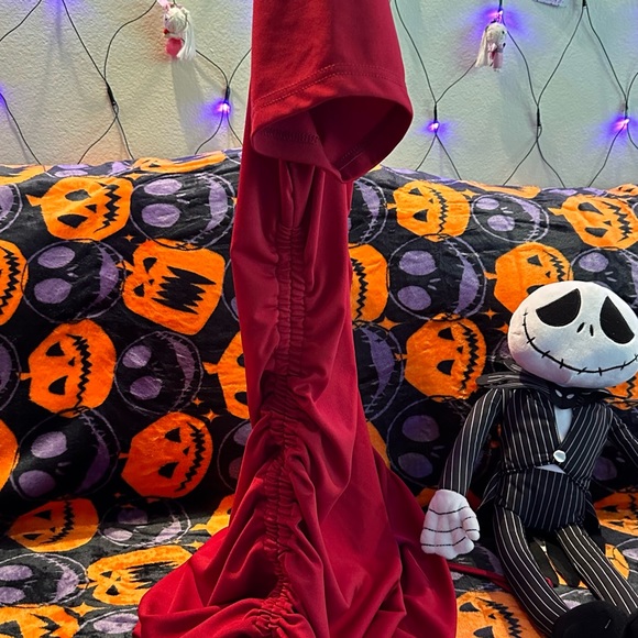 Red, solid drawstring, fitted dress - Picture 2 of 2